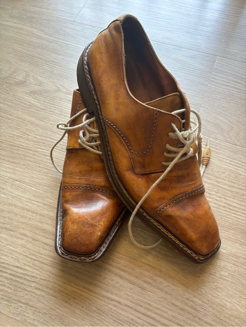 Vero Cuoio Tan Leather Lace-Up Derby Shoes